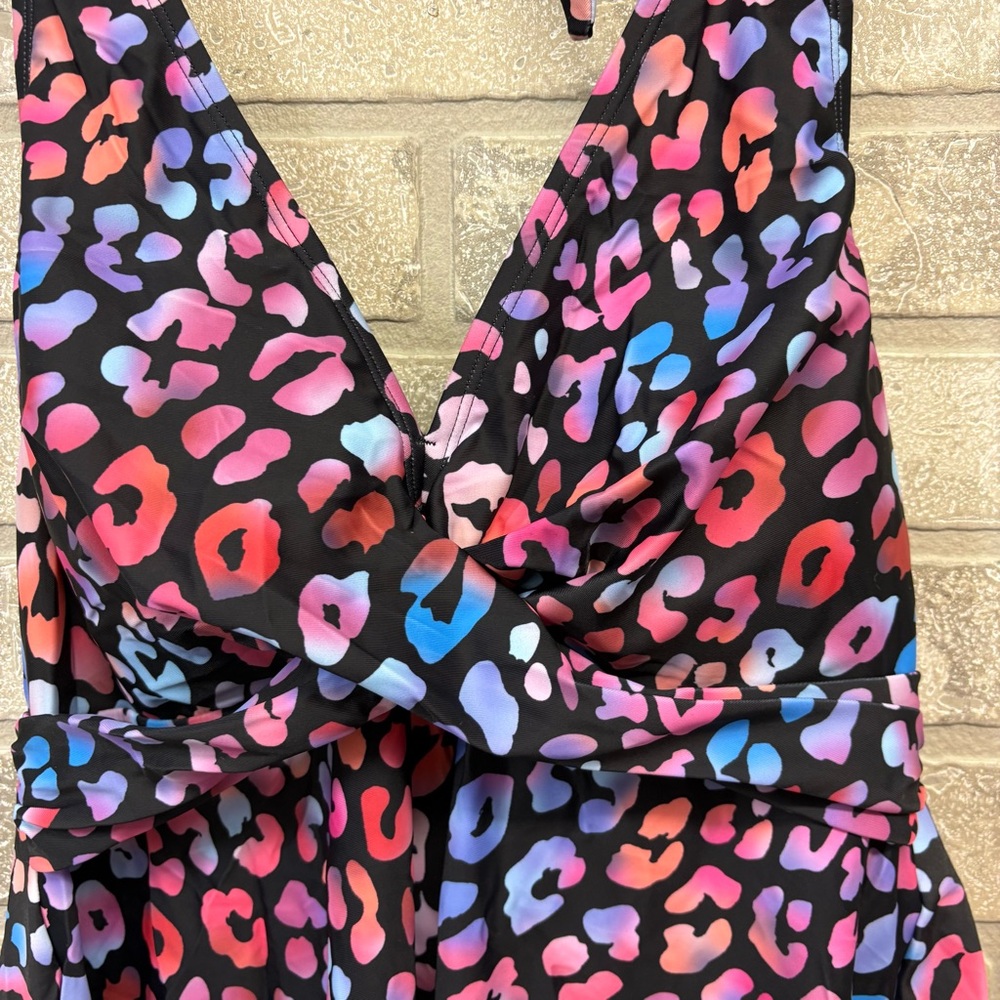 Aimage Vibrant Animal Print Tankini Set with Shorts Size Large - Picture 5 of 9
